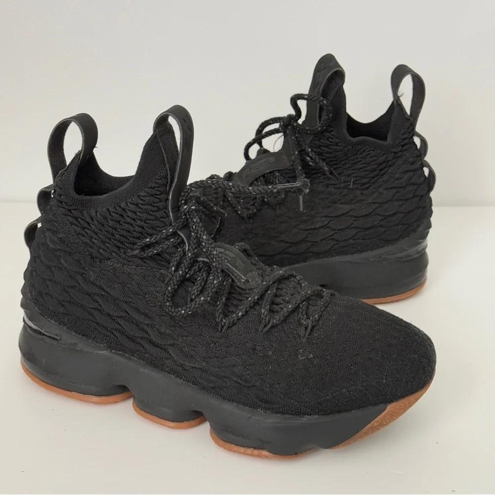 Nike Lebron 15 GS 'Black Gum' 922811-001 Size 6Y